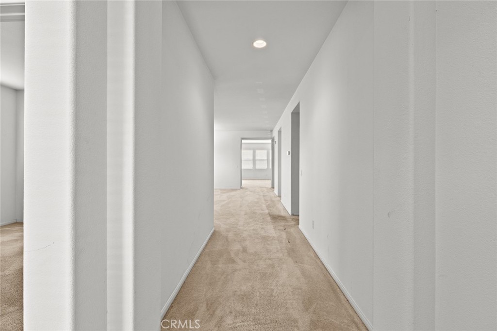 https://media.crmls.org/medias/40d6cd76-561b-46bc-91d6-395b9a688d23.jpg?preset=X-Large