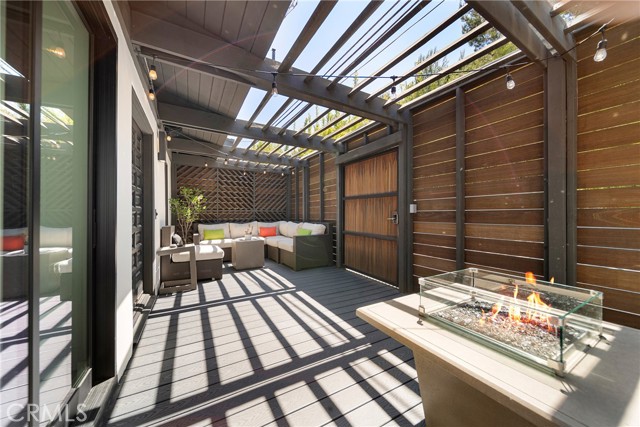 2522 Zorada Drive, Los Angeles CA: https://media.crmls.org/medias/40d80f93-2d74-4959-b75a-31a005e097ac.jpg