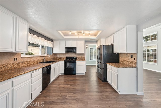 Detail Gallery Image 20 of 51 For 15082 Christina Ct, Lake Elsinore,  CA 92530 - 4 Beds | 3 Baths