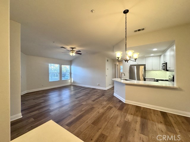 Detail Gallery Image 8 of 41 For 41685 Woodridge Ave #2,  Murrieta,  CA 92562 - 2 Beds | 2 Baths
