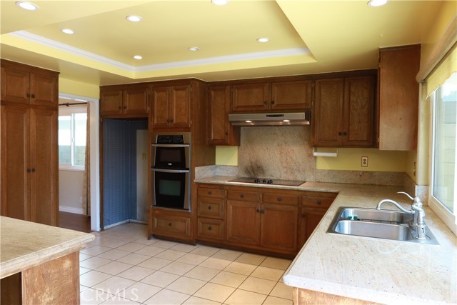 3550 Bluebell Street, Seal Beach CA: https://media.crmls.org/medias/40da19ec-68ab-4d94-85c1-8162f0614059.jpg