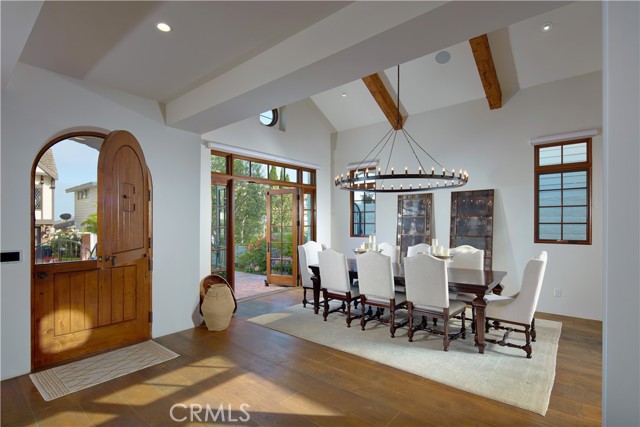 235 Poppy Avenue, Corona del Mar CA: https://media.crmls.org/medias/40dafd8a-3d1c-4d1d-a260-193fffaf5ea0.jpg