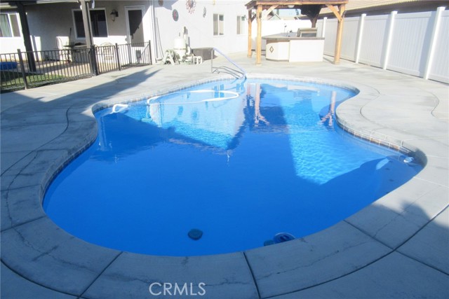 Detail Gallery Image 22 of 28 For 13531 Thistle St, Victorville,  CA 92392 - 3 Beds | 2 Baths