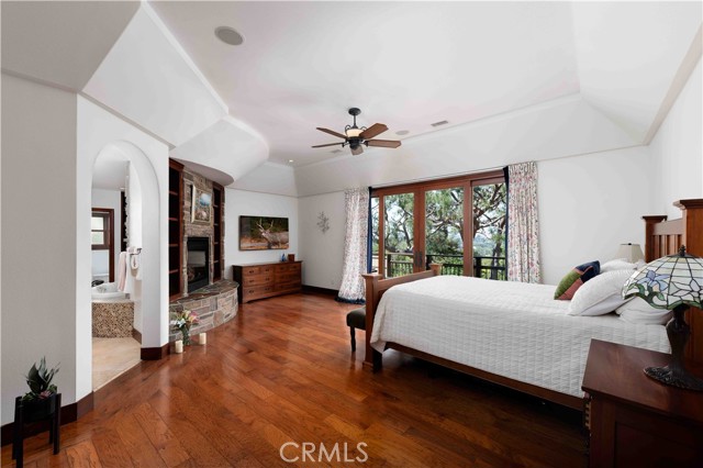 4117 Vanetta Place, Studio City CA: https://media.crmls.org/medias/40db9f17-1b36-477f-997a-7d58e6761fa0.jpg