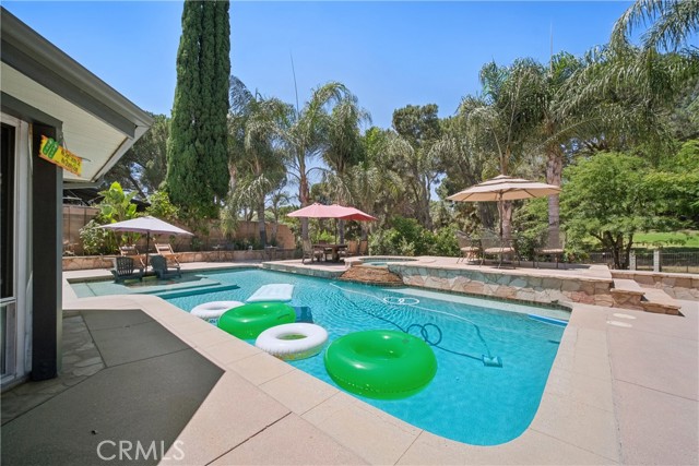 16857 Colven Road, Granada Hills CA: https://media.crmls.org/medias/40dc3725-f9c4-464c-81e3-9784c8dc0eaa.jpg