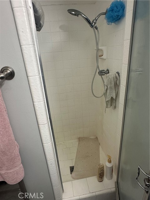 Detail Gallery Image 11 of 44 For 9943 Cedardale Dr, Santa Fe Springs,  CA 90670 - 6 Beds | 3 Baths