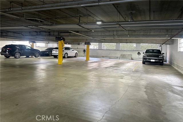 Detail Gallery Image 34 of 35 For 14530 Benefit #102,  Sherman Oaks,  CA 91403 - 2 Beds | 2 Baths