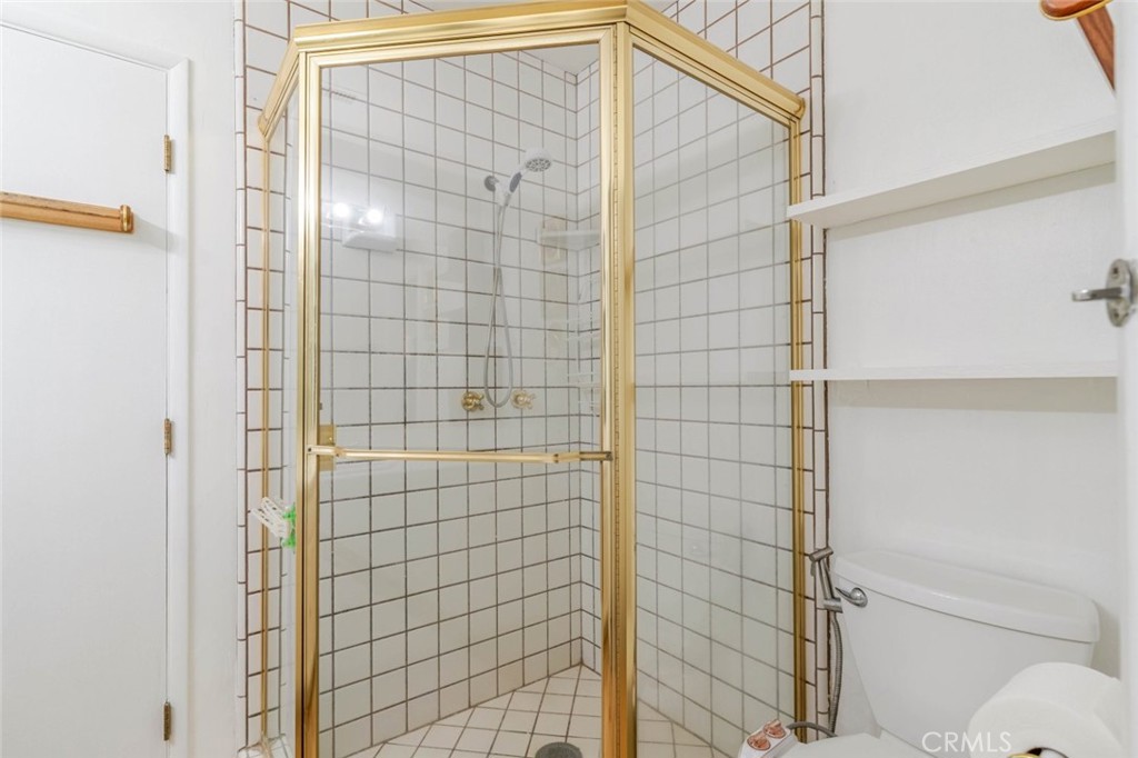 https://media.crmls.org/medias/40dd327d-fac3-4759-8f86-e400093d4acc.jpg?preset=X-Large