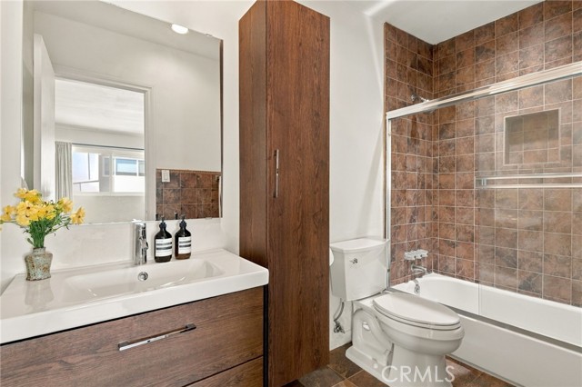 5315 Zelzah Avenue, 16 photo 18