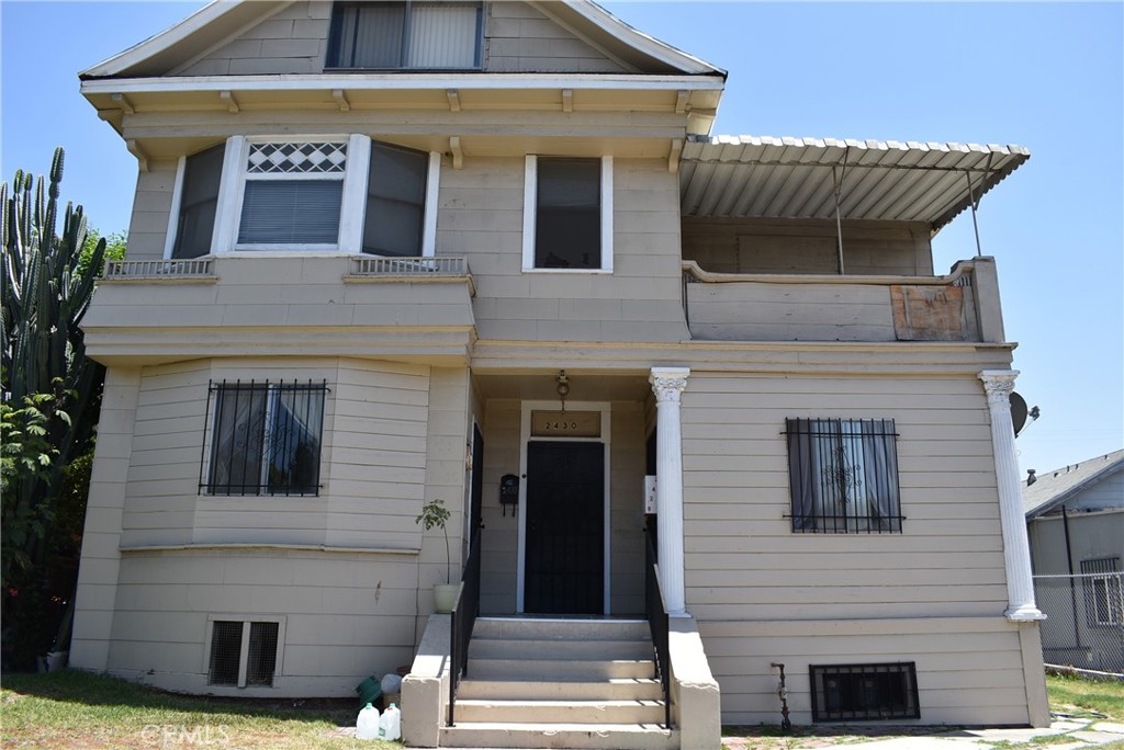 Triplex at 2428 Hancock