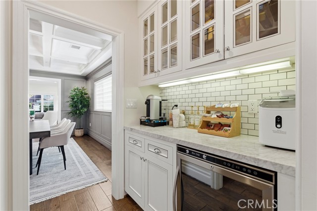 Detail Gallery Image 6 of 37 For 4469 Stern Ave, Sherman Oaks,  CA 91423 - 5 Beds | 5 Baths