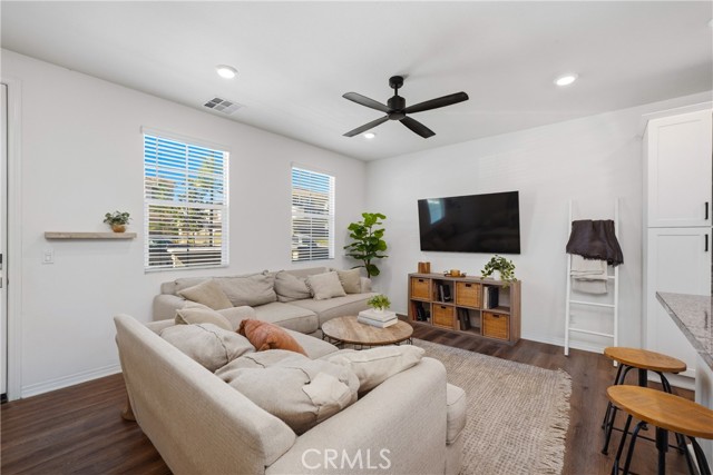 Detail Gallery Image 7 of 38 For 14562 Sienna Pl, Corona,  CA 92880 - 3 Beds | 2/1 Baths