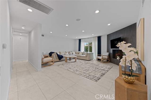 Detail Gallery Image 11 of 30 For 7844 Allott Ave, Panorama City,  CA 91402 - 3 Beds | 2 Baths