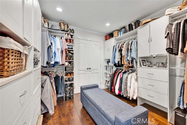 Image 30 of 60 For 20012 Mural Circle