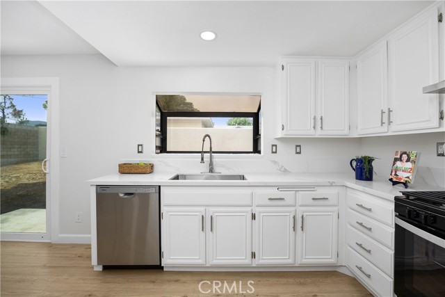 1348 Sandia Street, Corona CA: https://media.crmls.org/medias/40e0522e-3662-4e07-ac55-e3afb80f9cdc.jpg