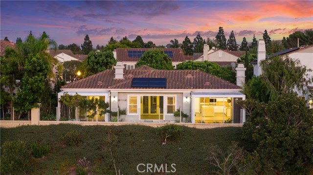 58 Victoria, Newport Beach CA: https://media.crmls.org/medias/40e072da-2899-43ff-b823-c49c729c9551.jpg