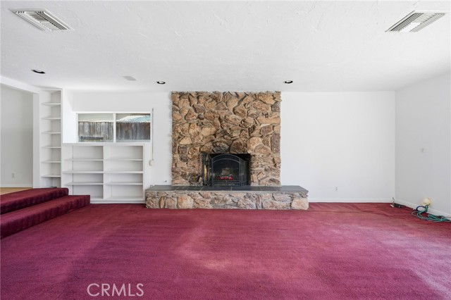 Detail Gallery Image 4 of 27 For 16036 Septo, North Hills,  CA 91343 - 3 Beds | 2 Baths