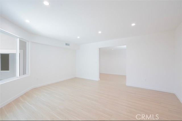 Detail Gallery Image 14 of 24 For 1346 N Stanley Ave #1,  Los Angeles,  CA 90046 - 4 Beds | 4/1 Baths