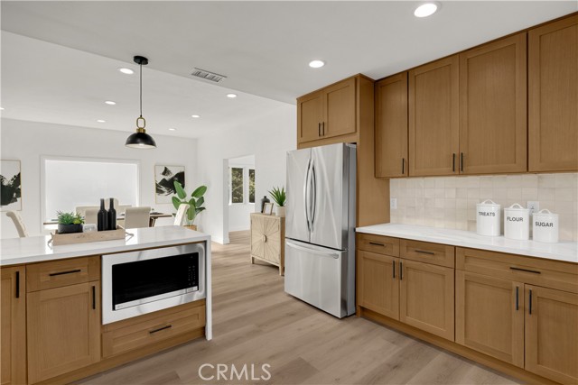 Detail Gallery Image 15 of 42 For 2301 9th, Los Angeles,  CA 90018 - 3 Beds | 3 Baths