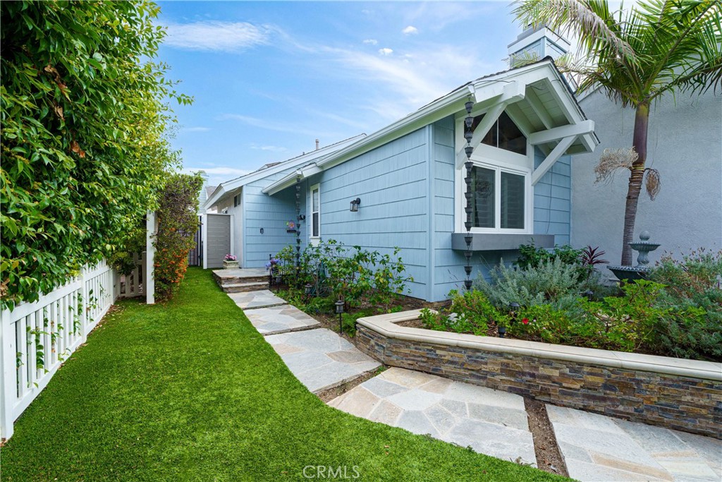 MLS #OC25233246 image #28