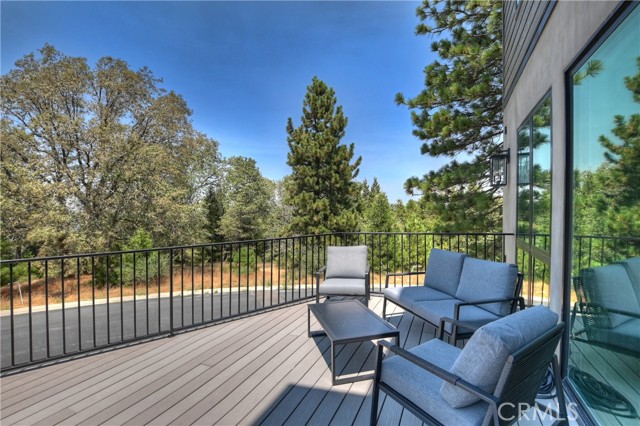 Detail Gallery Image 11 of 57 For 176 Mill Pond, Lake Arrowhead,  CA 92352 - 3 Beds | 2/1 Baths