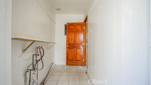 856 W 47th Street, Los Angeles CA: https://media.crmls.org/medias/40e21210-23db-4301-abda-b70b37fee470.jpg
