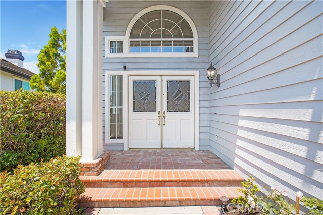 Detail Gallery Image 4 of 17 For 26711 Laurel Crest Dr, Laguna Hills,  CA 92653 - 4 Beds | 3 Baths