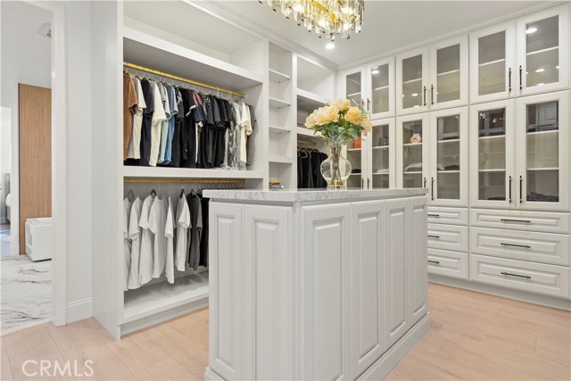21861 Vacation Ln Lane, Huntington Beach CA: https://media.crmls.org/medias/40e265ea-53f9-412b-a6e5-4d826a0bee0e.jpg