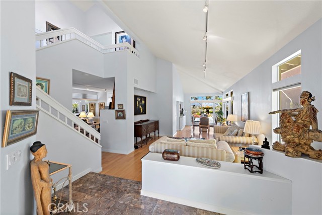 30252 Sonrisa Lane, Laguna Niguel CA: https://media.crmls.org/medias/40e2c1b7-2609-41ea-b4d4-b2e6d81b5ed2.jpg