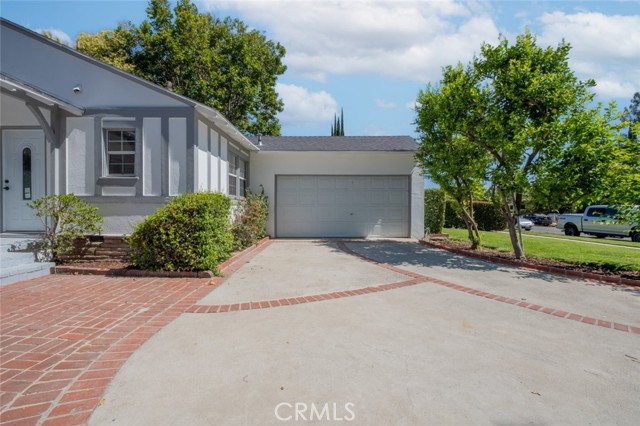 Detail Gallery Image 4 of 32 For 6535 Comanche Ave, Winnetka,  CA 91306 - 3 Beds | 2 Baths