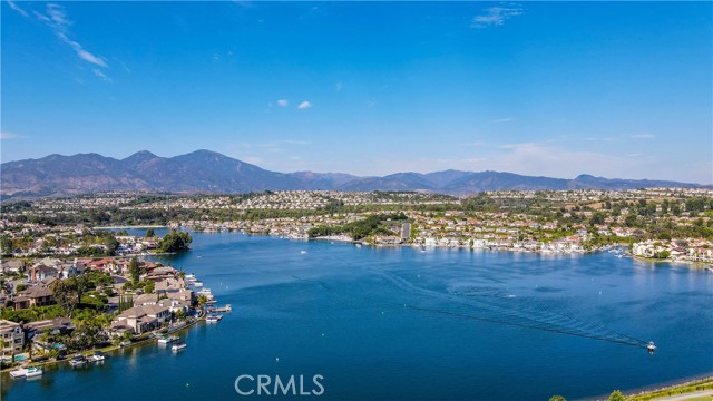 24102 Castilla Lane, Mission Viejo CA: https://media.crmls.org/medias/40e39840-4489-43cc-9312-21184832e5fa.jpg
