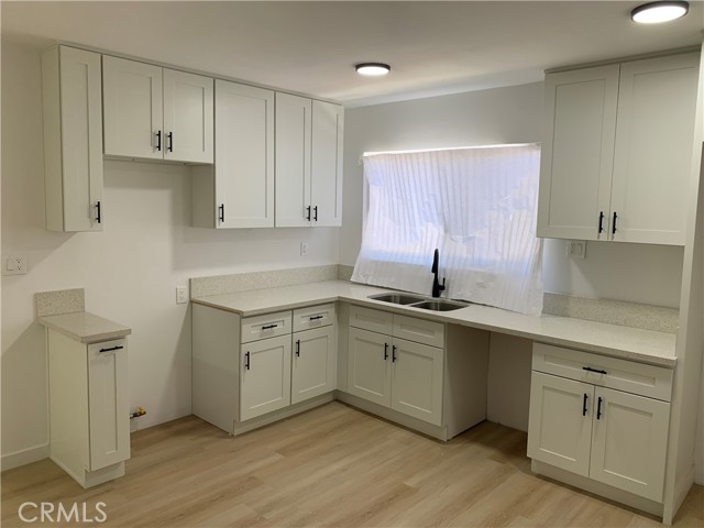 Detail Gallery Image 10 of 20 For 1211 W 40 Th Pl, Los Angeles,  CA 90037 - 2 Beds | 1 Baths