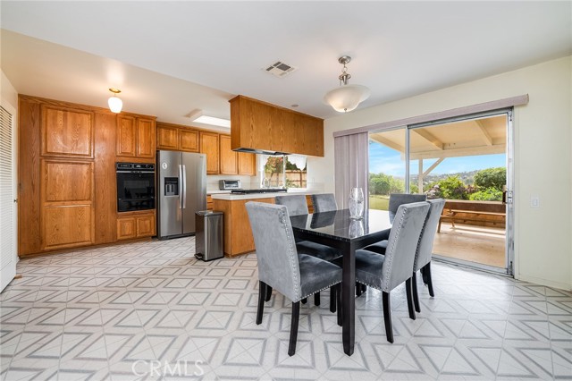 Detail Gallery Image 28 of 50 For 24308 Shrewsbury, West Hills,  CA 91307 - 4 Beds | 3 Baths