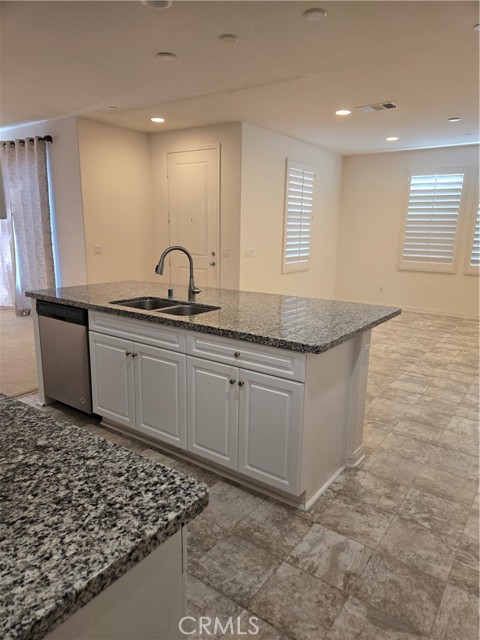 Detail Gallery Image 9 of 30 For 11014 via Del Corso, Riverside,  CA 92505 - 4 Beds | 3 Baths