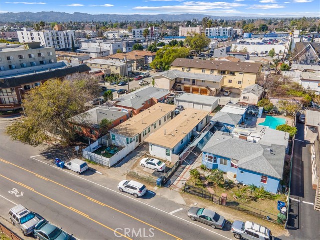 5841 Tujunga Avenue, North Hollywood CA: https://media.crmls.org/medias/40e47091-6af0-4ca8-a94b-0388a093b28d.jpg