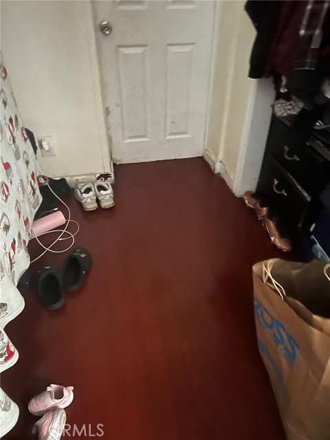 Detail Gallery Image 5 of 9 For 1831 W 3rd, Santa Ana,  CA 92703 - – Beds | – Baths