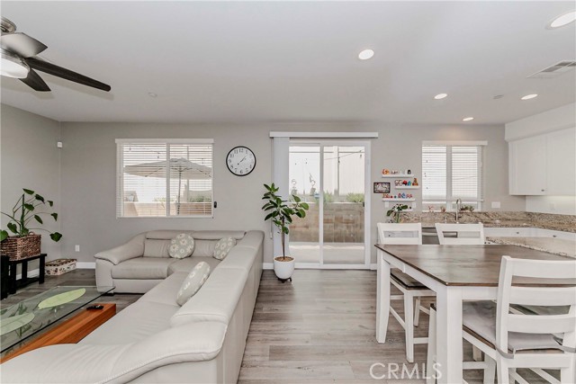 815 255th Street, Harbor City CA: https://media.crmls.org/medias/40e544ca-622f-48a5-bc67-569056ceb91c.jpg