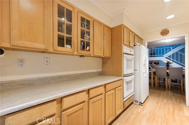 Detail Gallery Image 7 of 23 For 8060 Canby Ave #2,  Reseda,  CA 91335 - 3 Beds | 3 Baths