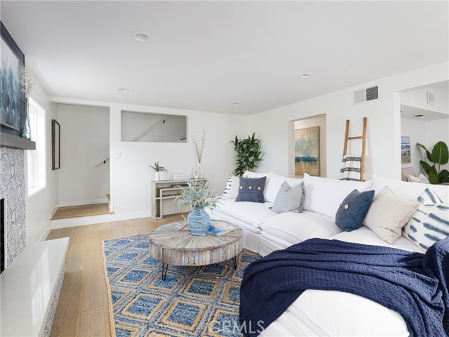 237 Via Los Miradores, Redondo Beach CA: https://media.crmls.org/medias/40e6872a-b036-4140-85f6-07fa10d64dfd.jpg