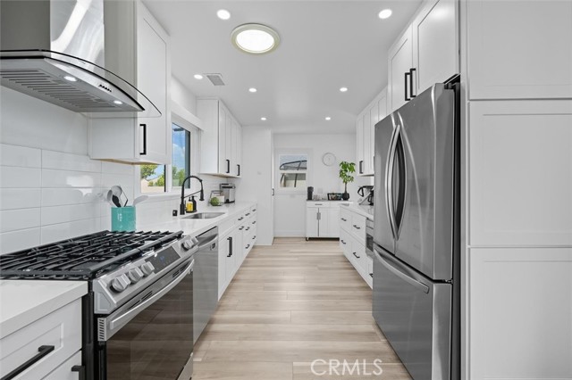 5357 122nd St, Hawthorne CA: https://media.crmls.org/medias/40e836de-d3c1-4708-880f-2767b9c5b600.jpg