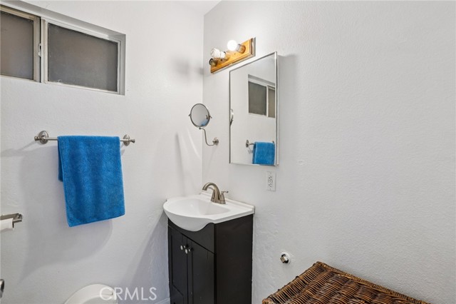 5810 Denny Avenue, North Hollywood CA: https://media.crmls.org/medias/40e87564-c6ea-4b24-9799-3b671bd183a7.jpg