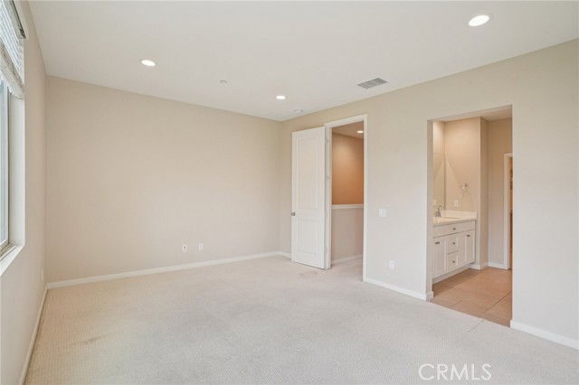 Detail Gallery Image 12 of 41 For 143 Frame, Irvine,  CA 92618 - 3 Beds | 3/1 Baths