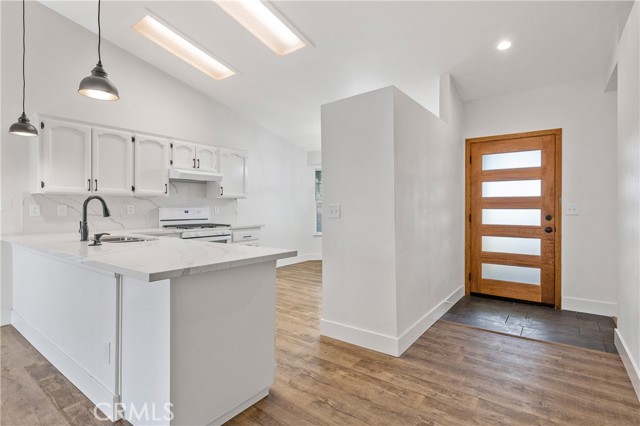 1967 N Ventura Avenue, Farmersville CA: https://media.crmls.org/medias/40e92836-852f-4c06-ab61-279937d99bd0.jpg