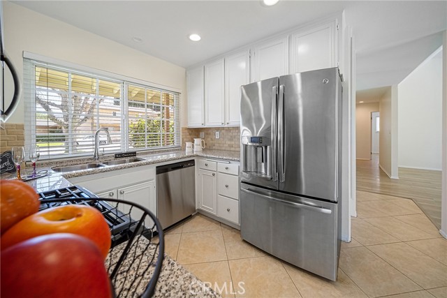 Detail Gallery Image 9 of 19 For 24403 Lisa Kelton Pl, Newhall,  CA 91321 - 4 Beds | 2 Baths