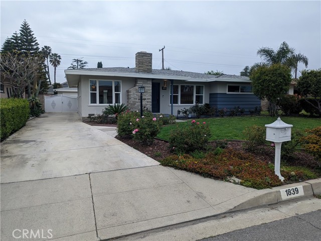 1839 9th Avenue, Monrovia CA: https://media.crmls.org/medias/40ea1157-352b-4b0e-a1f3-c6e1dde094c7.jpg