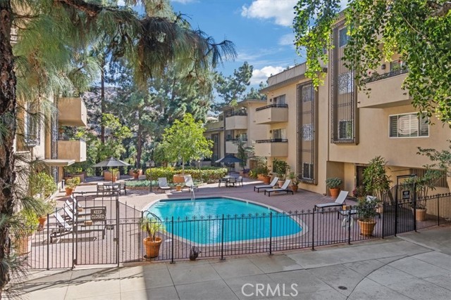 Detail Gallery Image 31 of 43 For 6736 Hillpark Dr #102,  Los Angeles,  CA 90068 - 2 Beds | 2 Baths