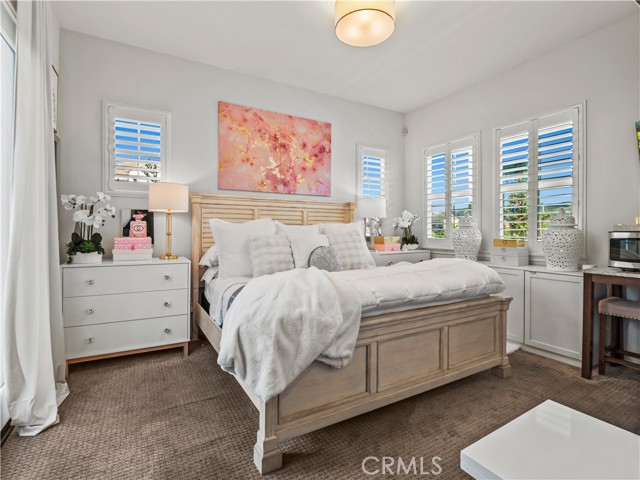 Detail Gallery Image 9 of 65 For 22385 Midtown Ct, Saugus,  CA 91350 - 5 Beds | 4/1 Baths