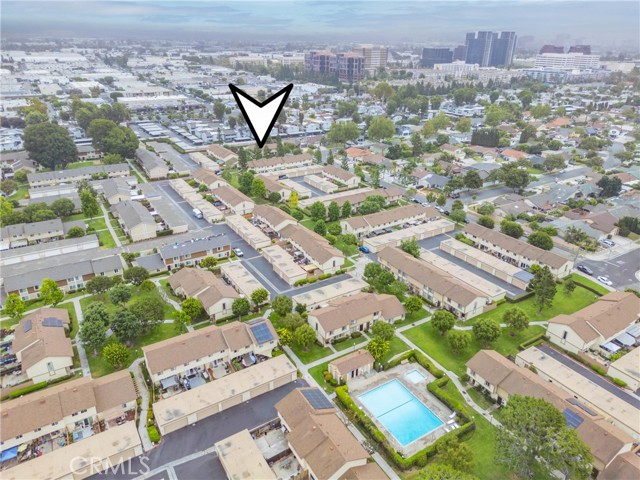 201 W Alton Ave, Santa Ana CA: https://media.crmls.org/medias/40eb0944-7ebb-45cb-9bc0-1931345bdebf.jpg