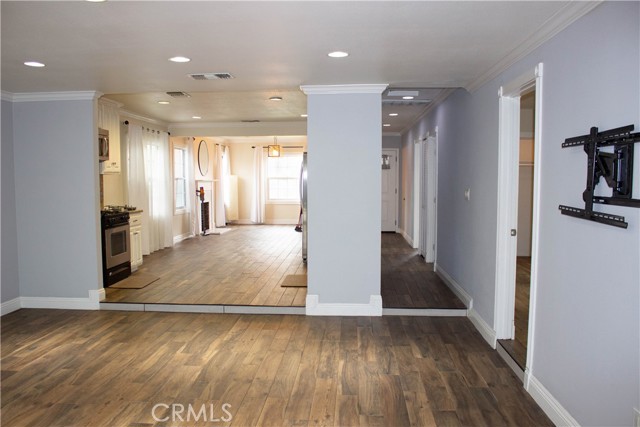 8328 Elmont Avenue, Pico Rivera CA: https://media.crmls.org/medias/40ebb232-4b93-470d-ba2b-1130dfae3c8f.jpg
