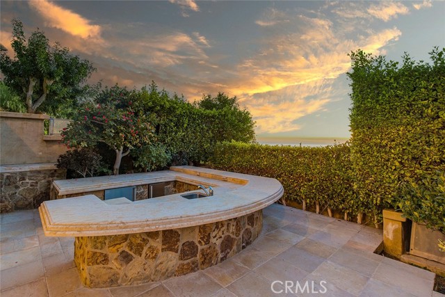 Detail Gallery Image 6 of 46 For 517 Emerald Bay, Laguna Beach,  CA 92651 - 4 Beds | 4 Baths